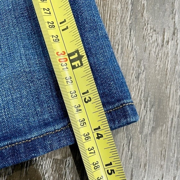 Levi's 4in Jean Shorts - Picture 7 of 10